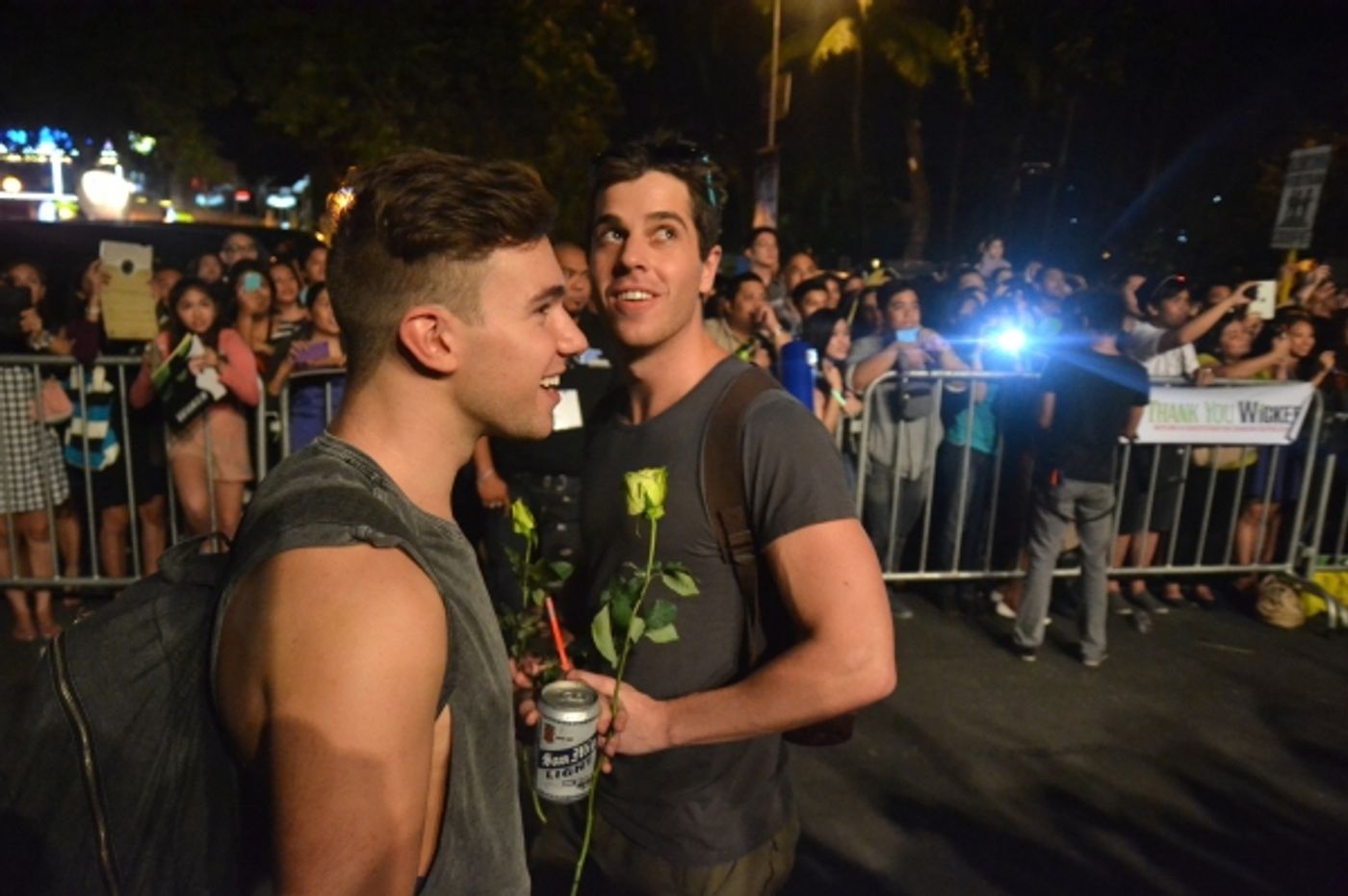 Photos|Video: WICKED Fans Serenade Australasian Cast on Closing Night  Image