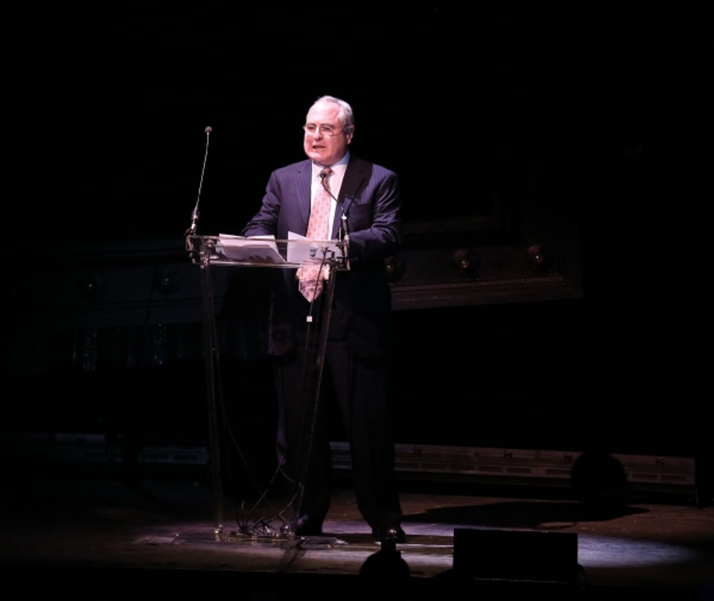 Photo Coverage: Bernadette Peters, Liam Neeson, & Alan Cumming & More Salute Sam Mendes at Roundabout Gala!  Image