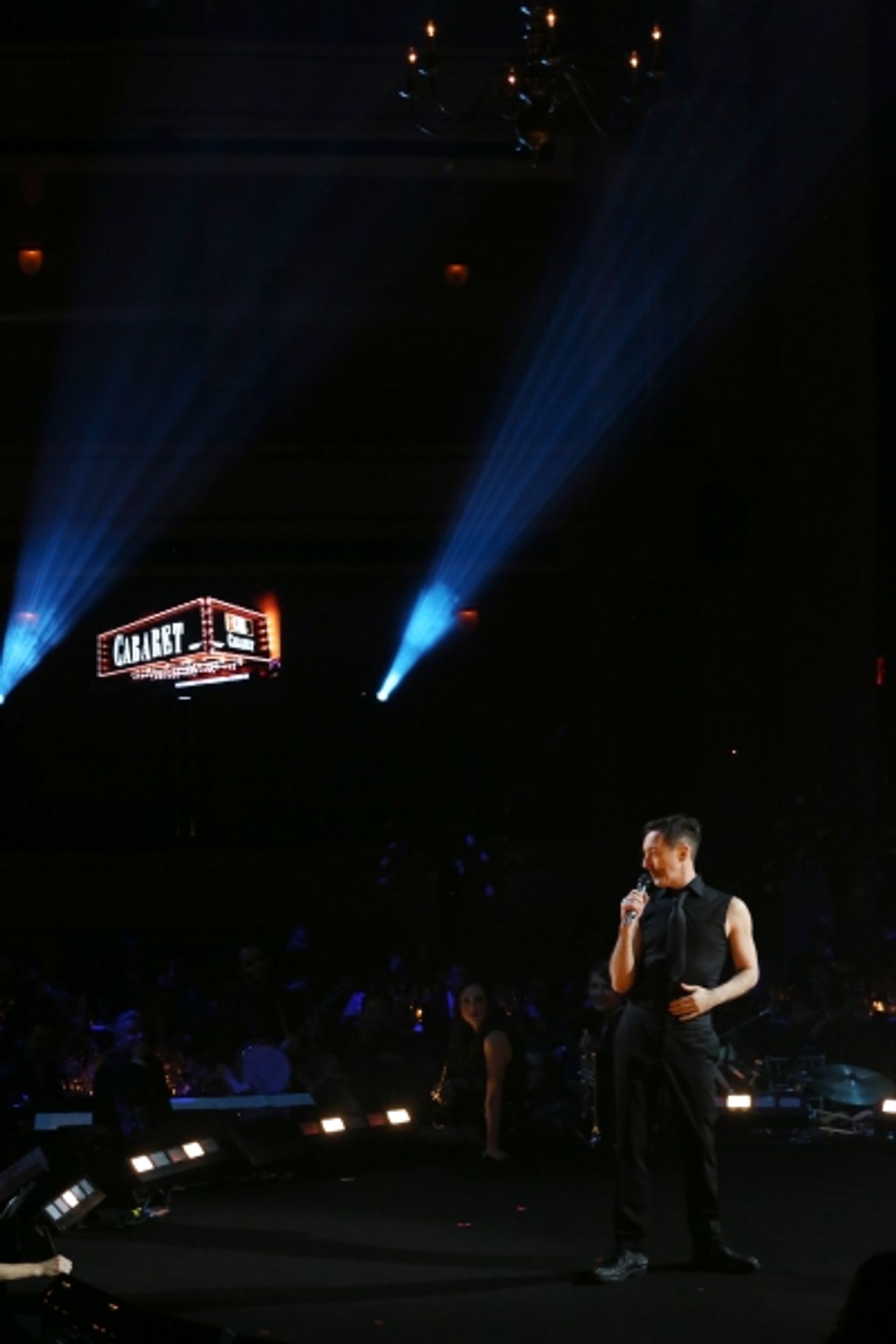 Photo Coverage: Bernadette Peters, Liam Neeson, & Alan Cumming & More Salute Sam Mendes at Roundabout Gala!  Image