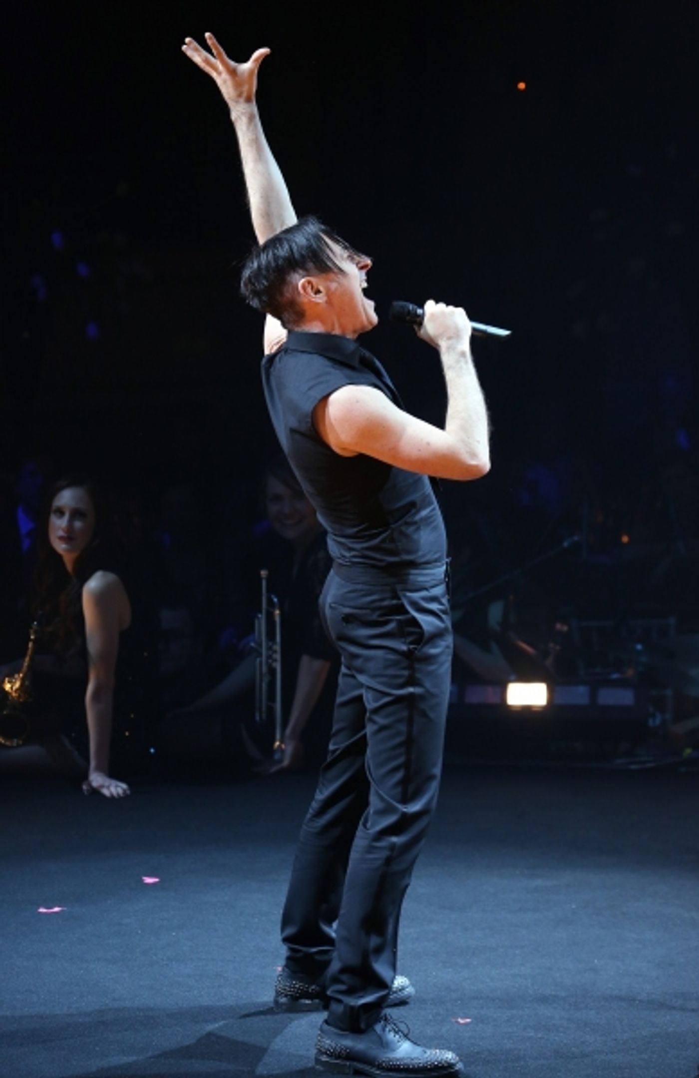 Photo Coverage: Bernadette Peters, Liam Neeson, & Alan Cumming & More Salute Sam Mendes at Roundabout Gala!  Image