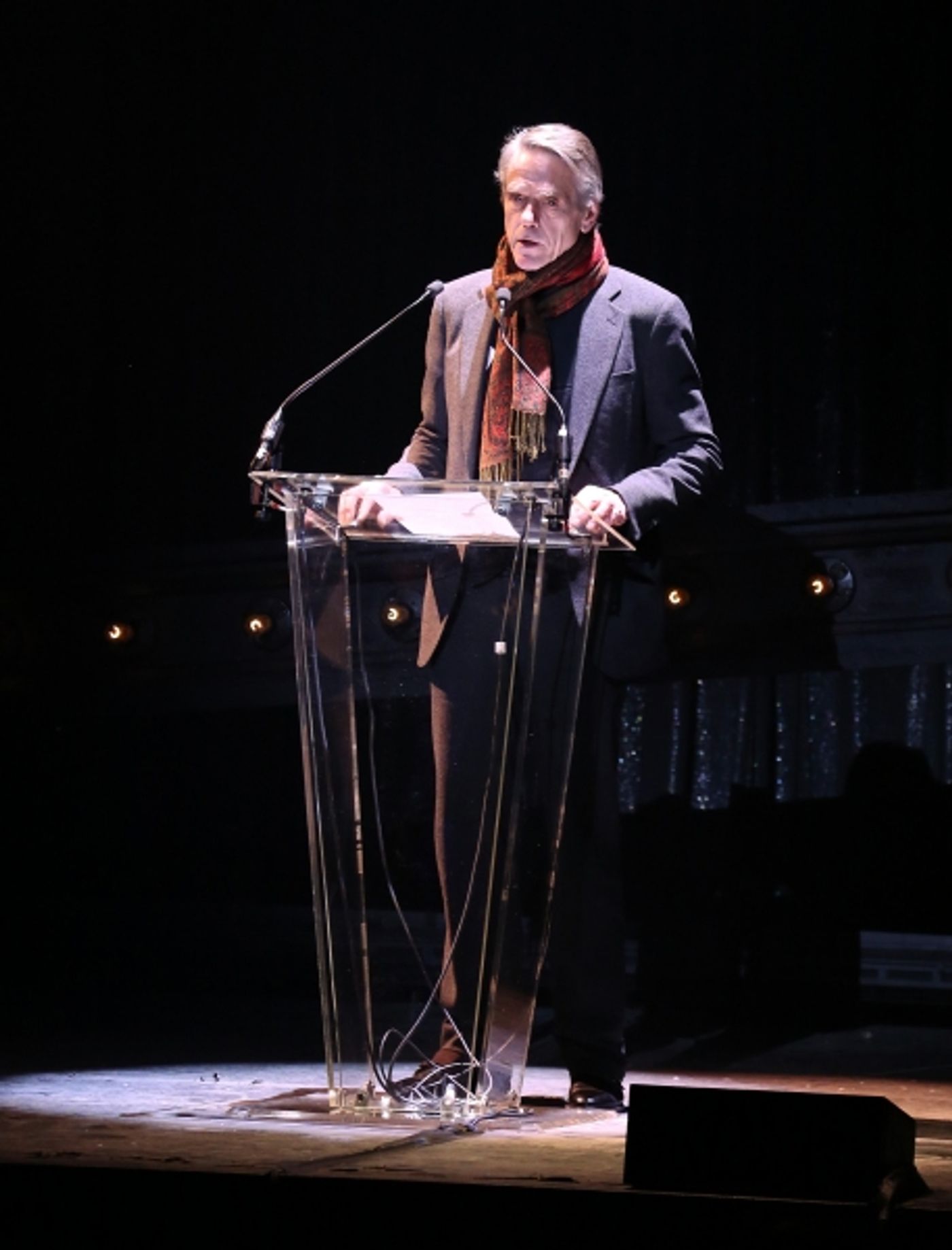 Photo Coverage: Bernadette Peters, Liam Neeson, & Alan Cumming & More Salute Sam Mendes at Roundabout Gala!  Image