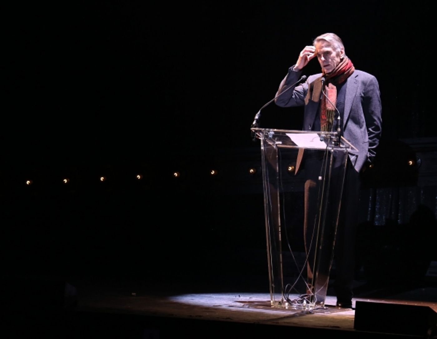 Photo Coverage: Bernadette Peters, Liam Neeson, & Alan Cumming & More Salute Sam Mendes at Roundabout Gala!  Image