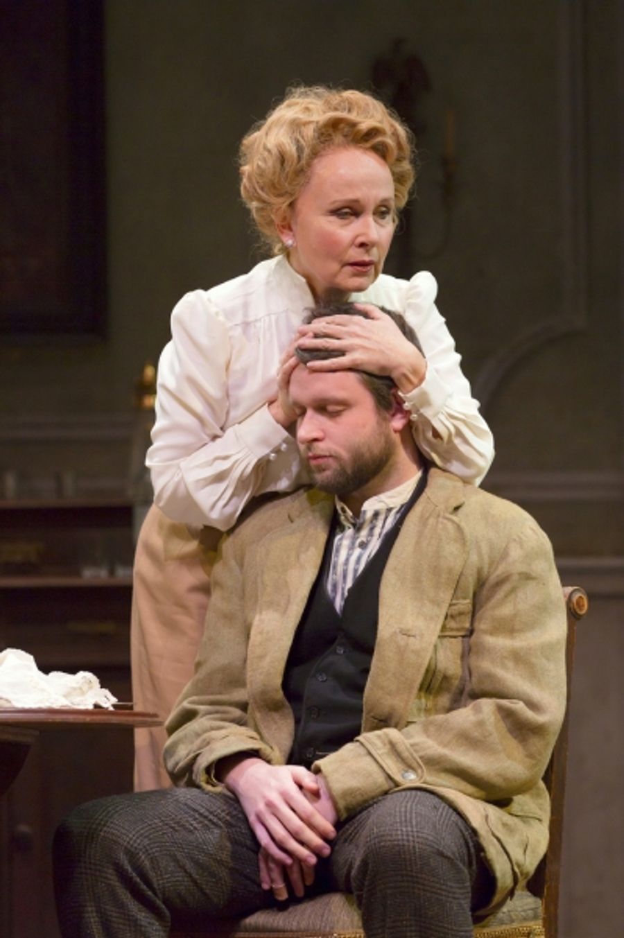 Photo Flash: First Look at Kate Burton & More in Huntington's THE SEAGULL Image