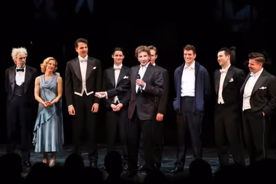  Barry Manilow & Company of HARMONY Photo