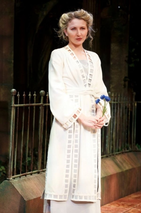 Nina Arianda Photo