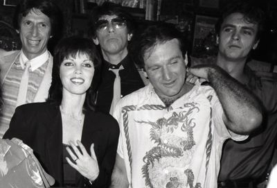 David Brenner, Richard Belzer, Pat Benatar, Robin Williams and Neil Giraldo on August Photo