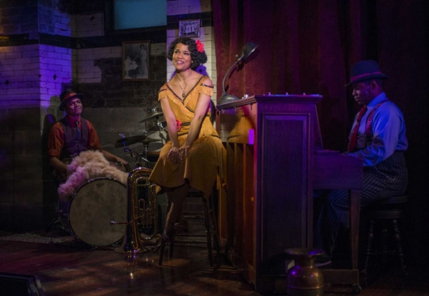 Photo Flash: First Look at The Rep's AIN'T MISBEHAVIN', Now Playing  Image