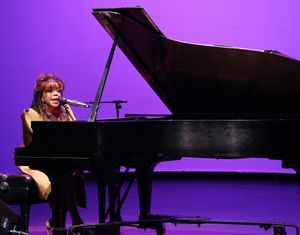 Valerie Simpson @ BroadwayWorld Valerie Simpson Photo