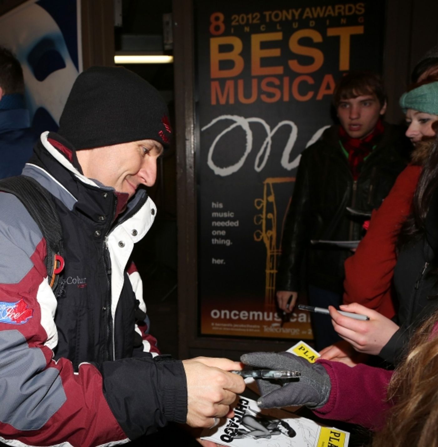 Photo Coverage: CHICAGO's New Billy Flynn, Elvis Stojko, Greets Fans at Stage Door  Image