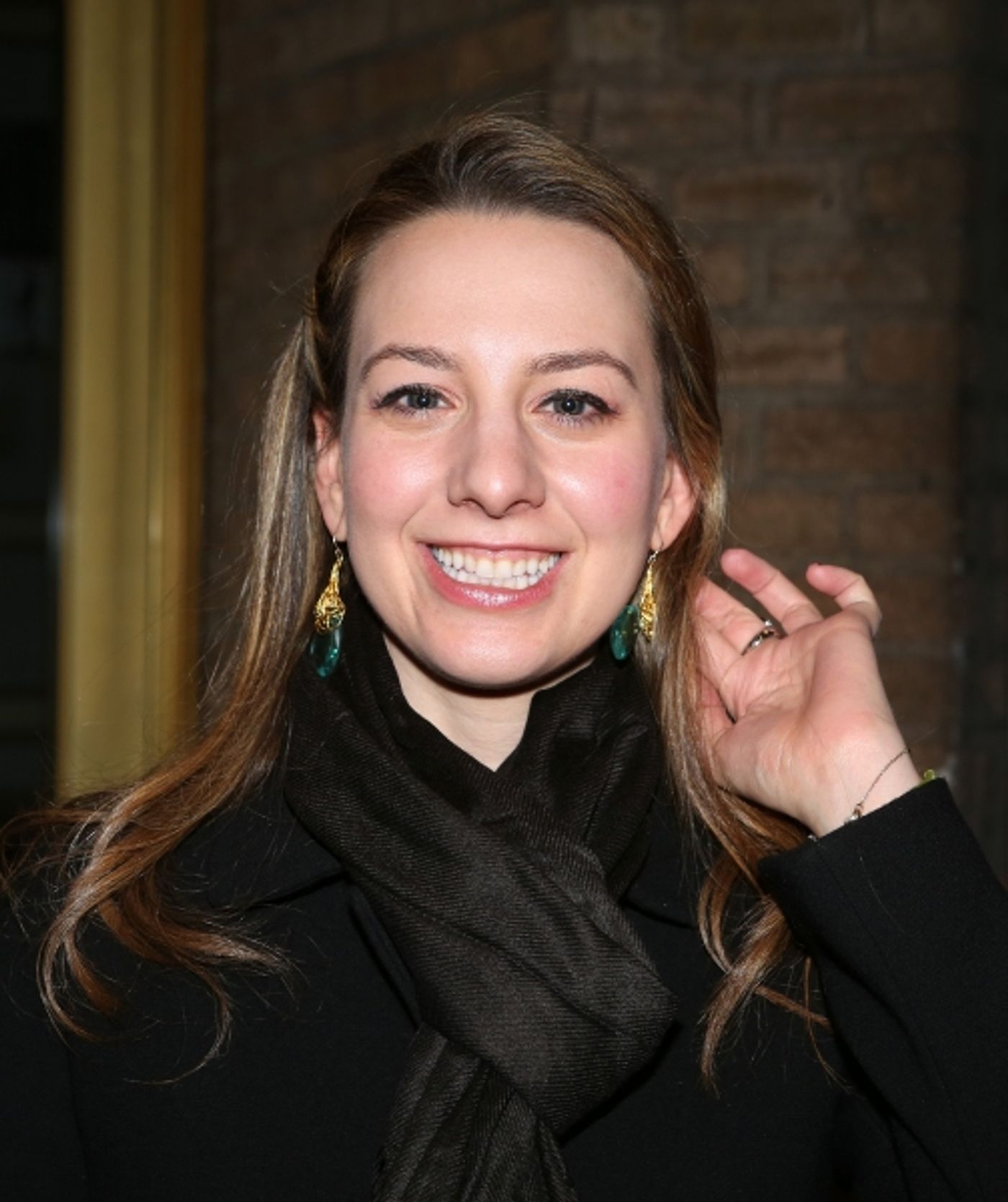 Photo Coverage: CHICAGO's New Billy Flynn, Elvis Stojko, Greets Fans at Stage Door  Image