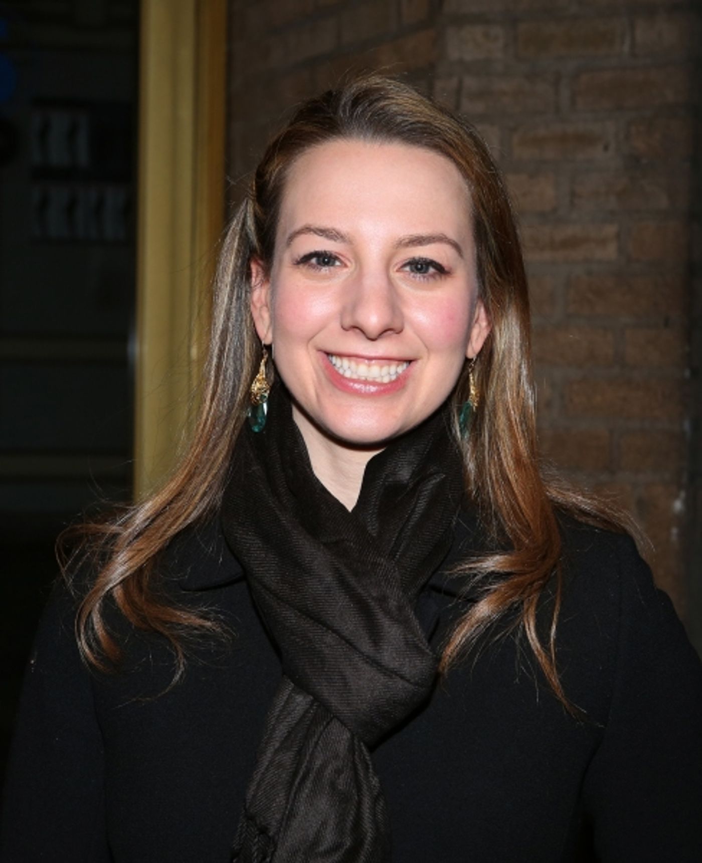 Photo Coverage: CHICAGO's New Billy Flynn, Elvis Stojko, Greets Fans at Stage Door  Image