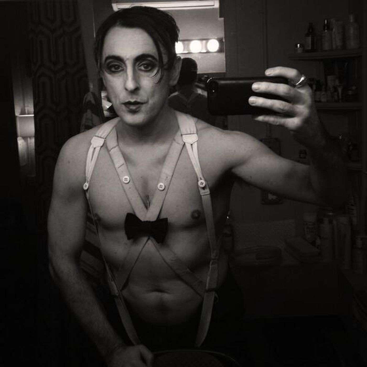 Photo Flash: Alan Cumming Takes Stunning Selfie Before CABARET's First Preview!  Image
