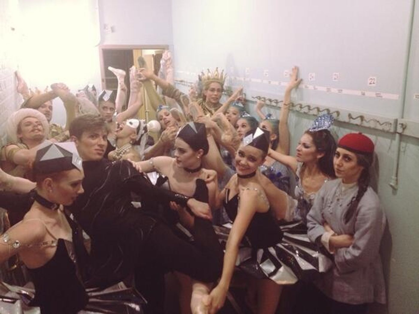 Photo Flash: Saturday Intermission Pics, 3/22, Part 2- Dogs Get in on the Action, Off-Broadway's BARDY BUNCH 1st SIP, and More! Photo Flash: Saturday Intermission Pics, 3/22, Part 2- Dogs Get in on the Action, Off-Broadway's BARDY BUNCH 1st SIP, and More! Image