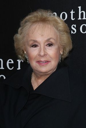 Doris Roberts  Photo