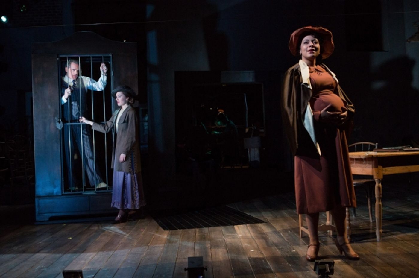 Photo Flash: First Look at Michael Park, Laura Osnes, Mary Beth Peil and More in Atlantic Theater's THE THREEPENNY OPERA  Image