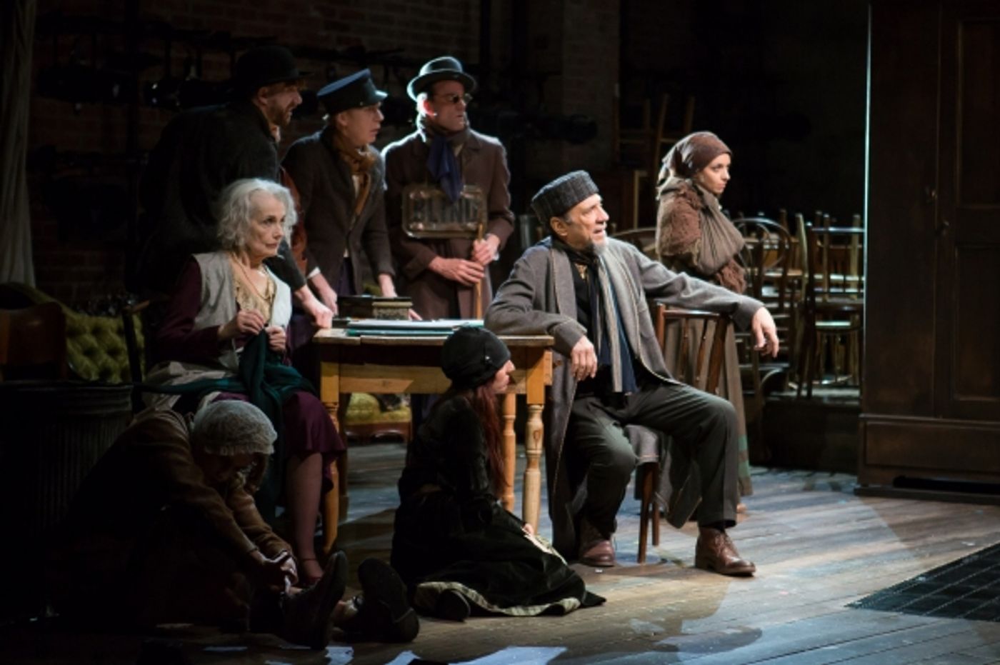 Photo Flash: First Look at Michael Park, Laura Osnes, Mary Beth Peil and More in Atlantic Theater's THE THREEPENNY OPERA  Image