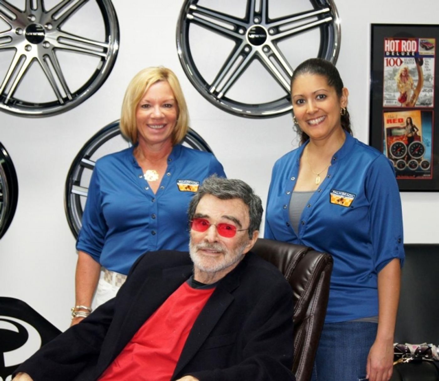Photo Flash: Bubba's East Coast Rods Welcomes Burt Reynolds  Image