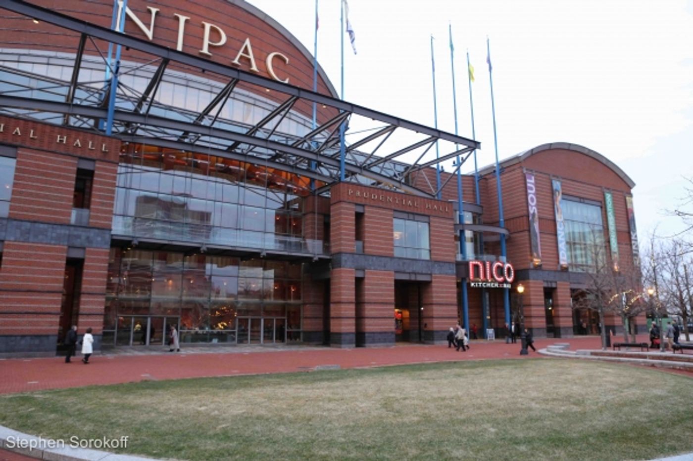 Photo Coverage: JOHNNY MATHIS Concert at NJPAC Photo Coverage: JOHNNY MATHIS Concert at NJPAC Image