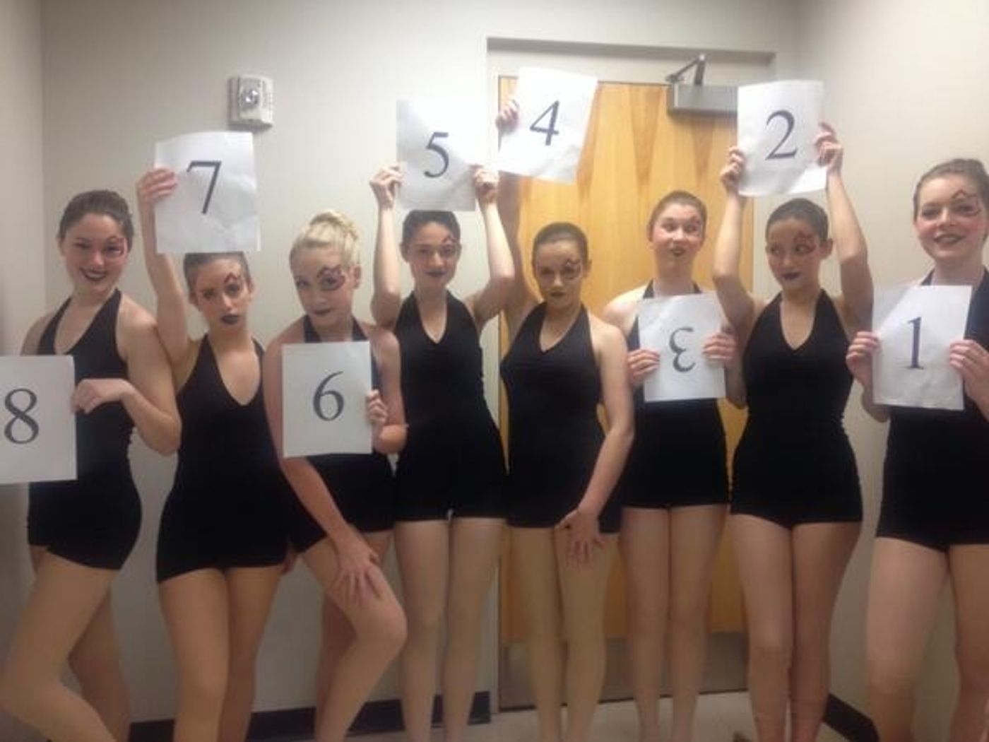 Photo Flash: Saturday Intermission Pics, March 30, Part 2- ALADDIN Gets In On the SIP Action, NEWSIES Celebrate 2 Years, and More!  Image