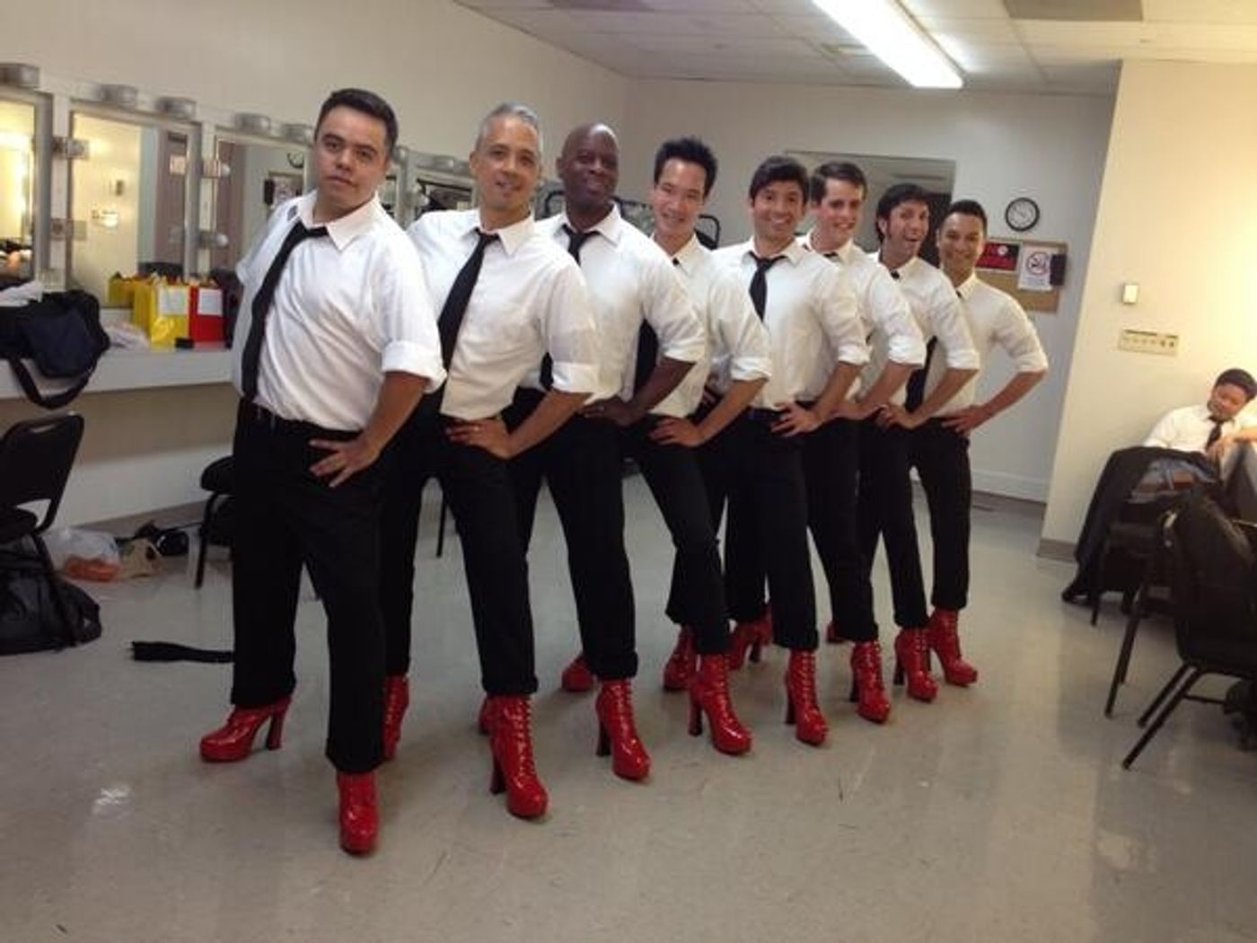 Photo Flash: Saturday Intermission Pics, March 30, Part 2- ALADDIN Gets In On the SIP Action, NEWSIES Celebrate 2 Years, and More!  Image