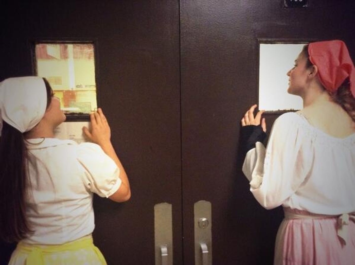 Photo Flash: Saturday Intermission Pics, March 30, Part 2- ALADDIN Gets In On the SIP Action, NEWSIES Celebrate 2 Years, and More!  Image