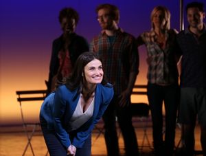 Idina Menzel and cast Photo