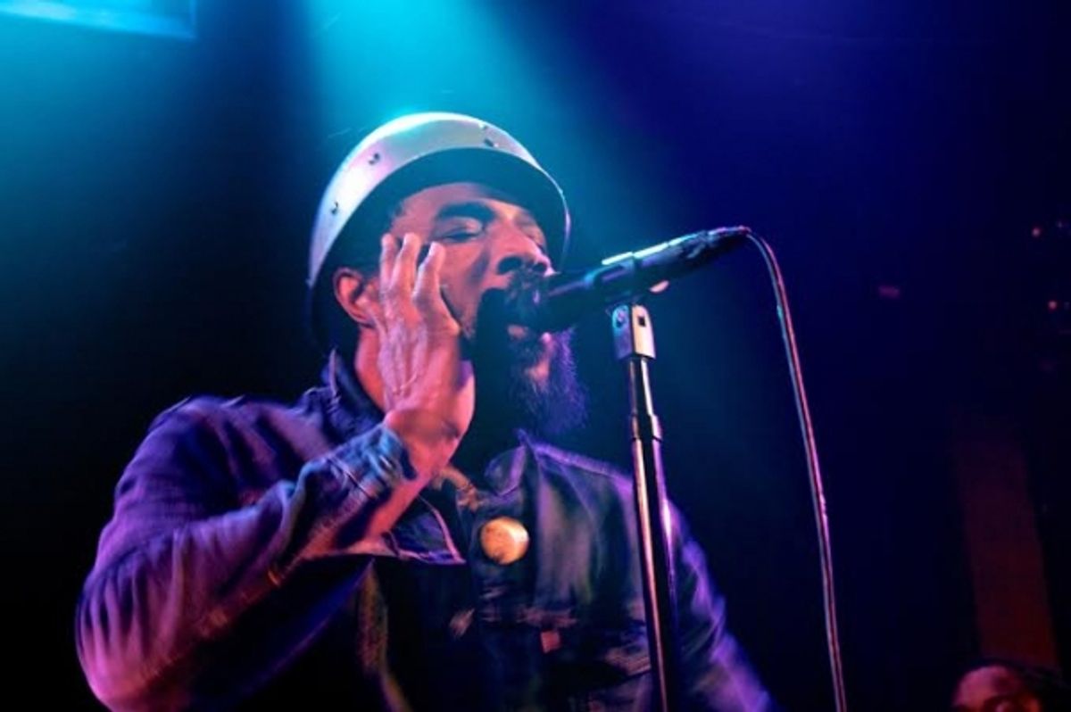 Cody ChesnuTT sings at 