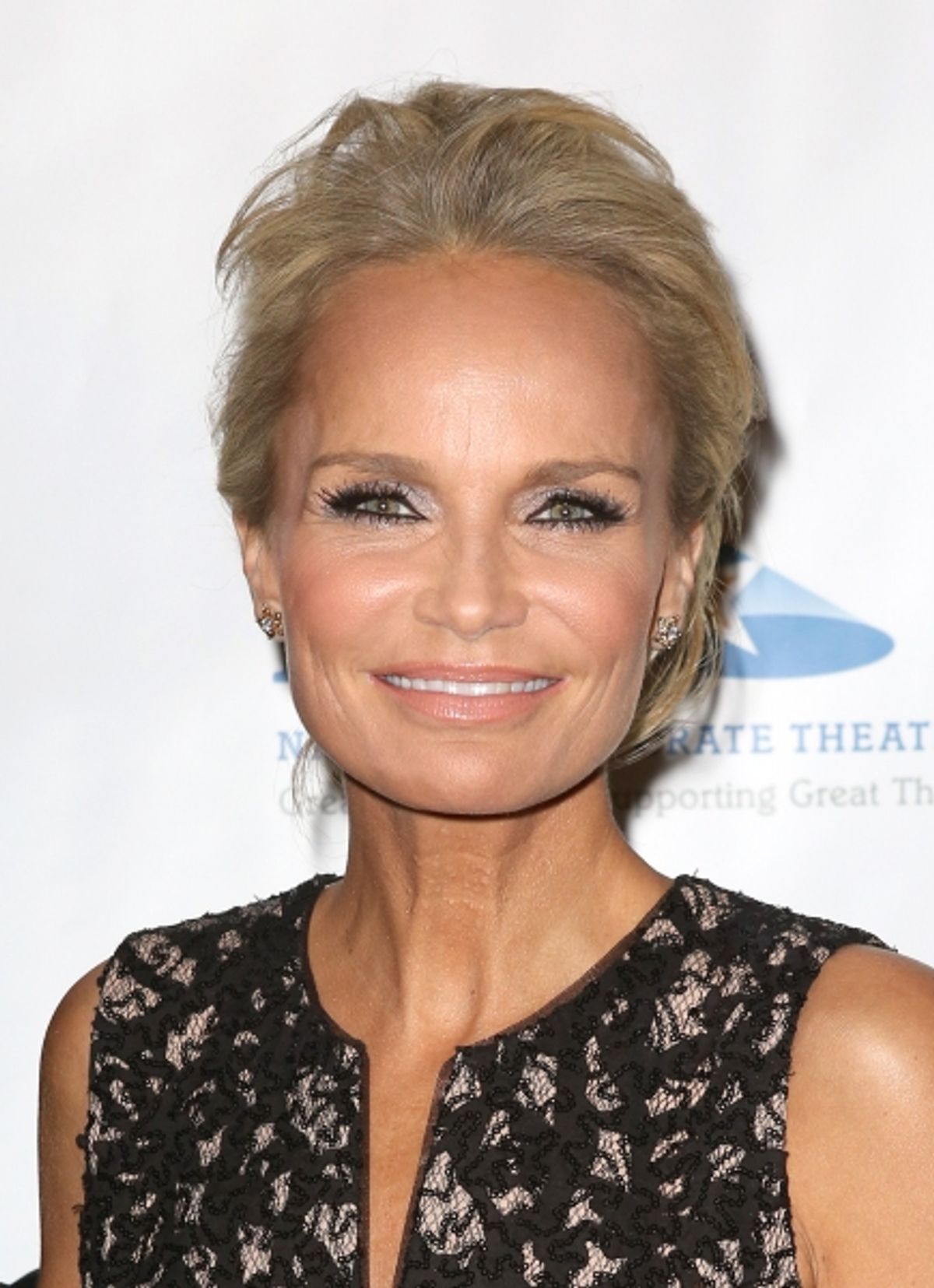 Kristin Chenoweth  at 