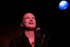 Leanna Renee Hieber Photo