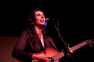 Amanda Taraska @ BroadwayWorld Amanda Taraska Photo