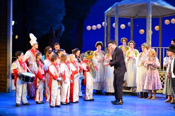 Rob Gallagher and cast. Credit: Michael DeCristofaro Photo