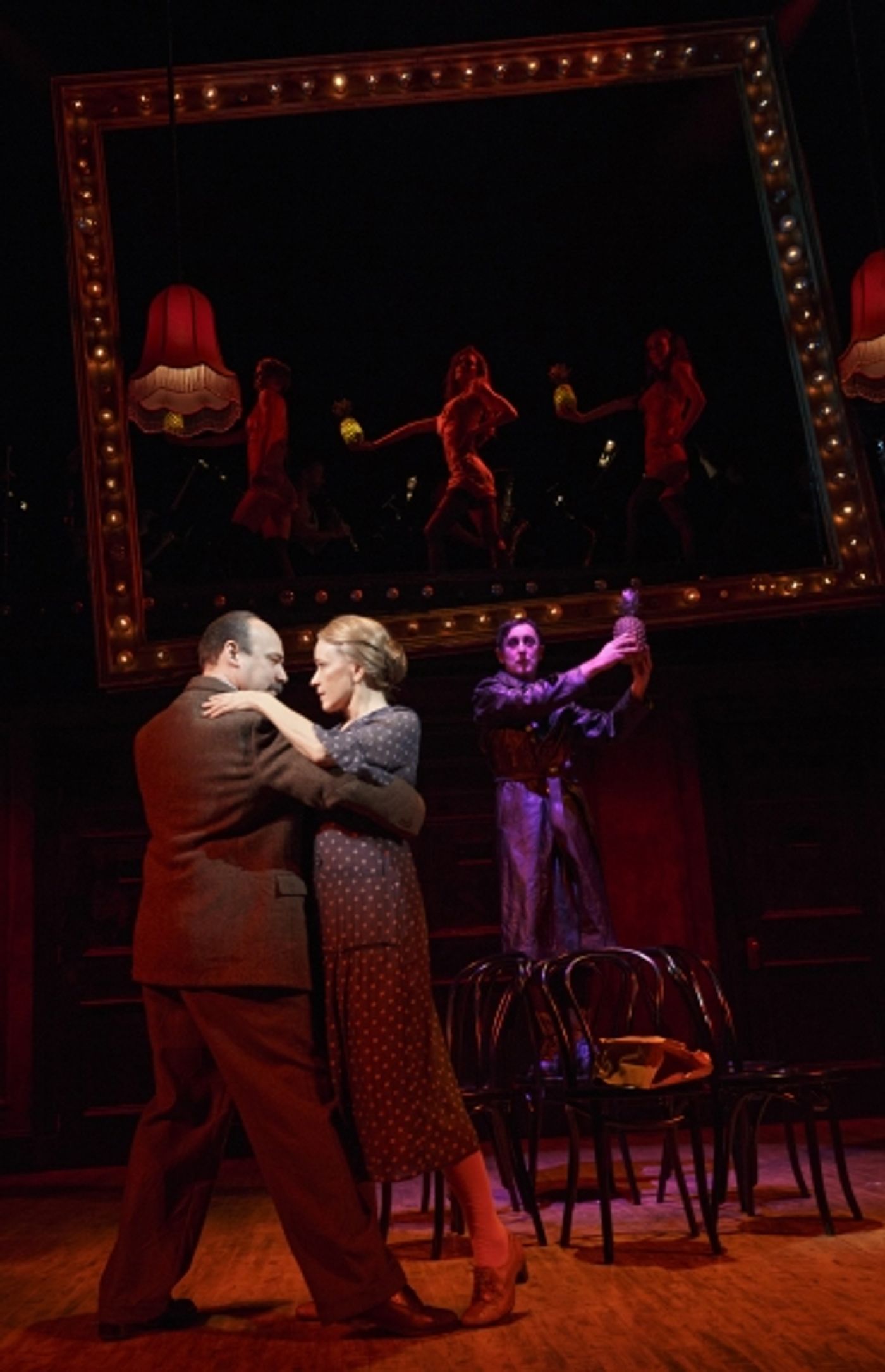 Photo Flash: Willkommen! Roundabout Heads Back to the Kit Kat Club with Alan Cumming and Michelle Williams in CABARET  Image