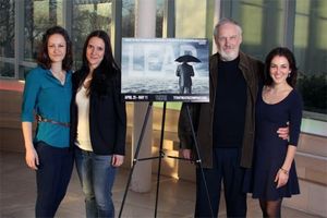 Leah Gabriel (Goneril), Laura Frye (Regan), Terry Layman (Lear), and Susan Maris (Cor Photo