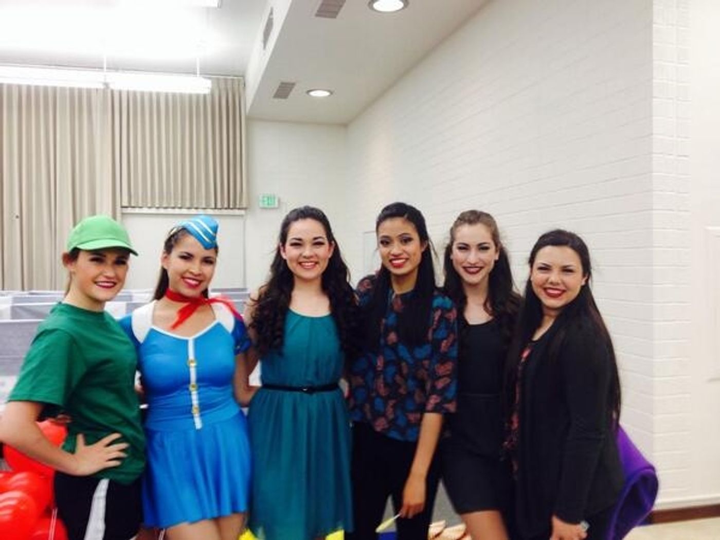 Photo Flash: Saturday Intermission Pics, 4/6, Part 2- BULLETS OVER BROADWAY's Pooch Learns to Play Piano, and More!  Image