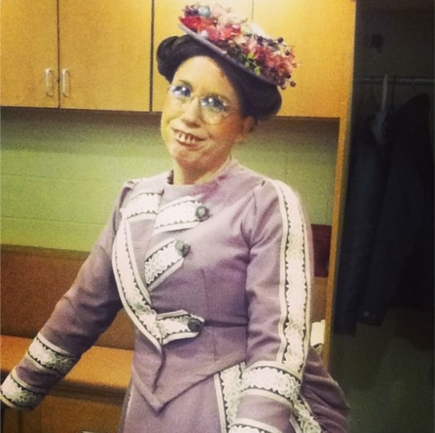 Photo Flash: Saturday Intermission Pics, 4/6, Part 2- BULLETS OVER BROADWAY's Pooch Learns to Play Piano, and More!  Image