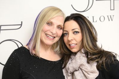 Roslyn Kind and Nicole Guest  Photo