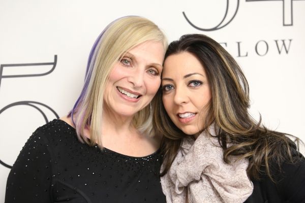 Roslyn Kind and Nicole Guest  Photo