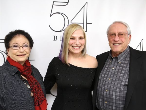 Steven Baruch and his wife Eda with Roslyn Kind Photo
