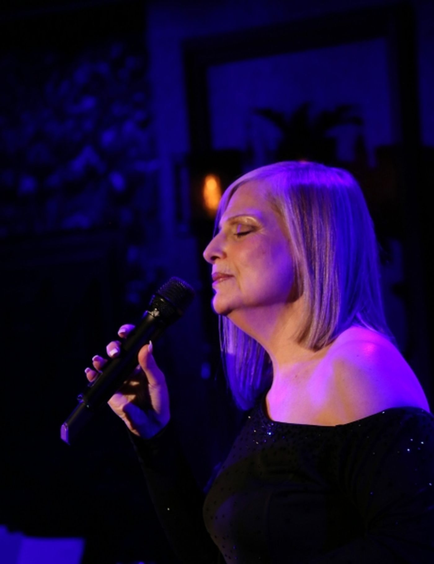 Photo Coverage: Roslyn Kind Makes 54 Below Debut to SRO Crowd! Image