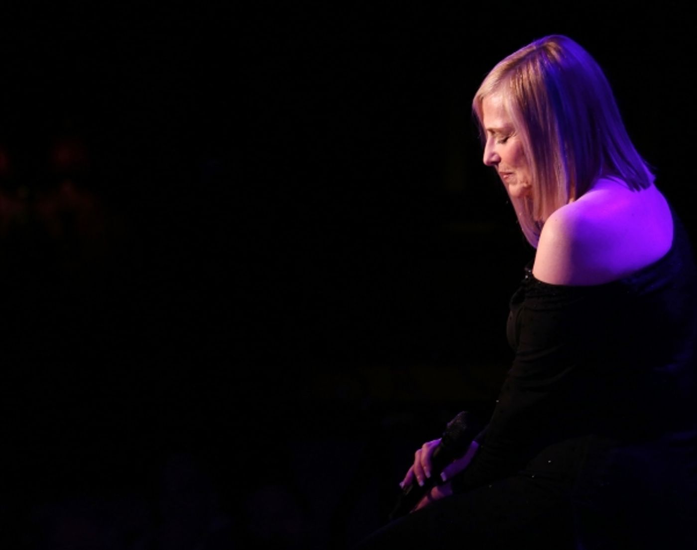 Photo Coverage: Roslyn Kind Makes 54 Below Debut to SRO Crowd! Image