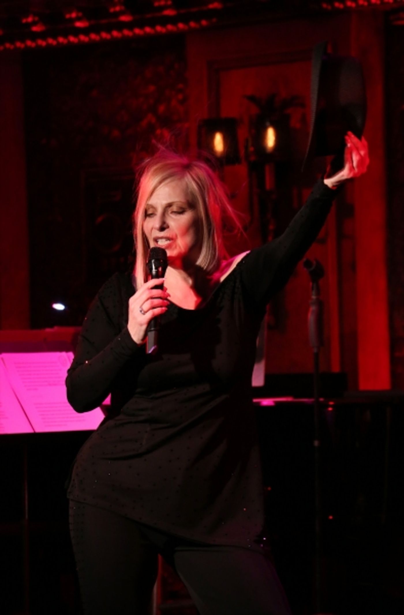 Photo Coverage: Roslyn Kind Makes 54 Below Debut to SRO Crowd! Image