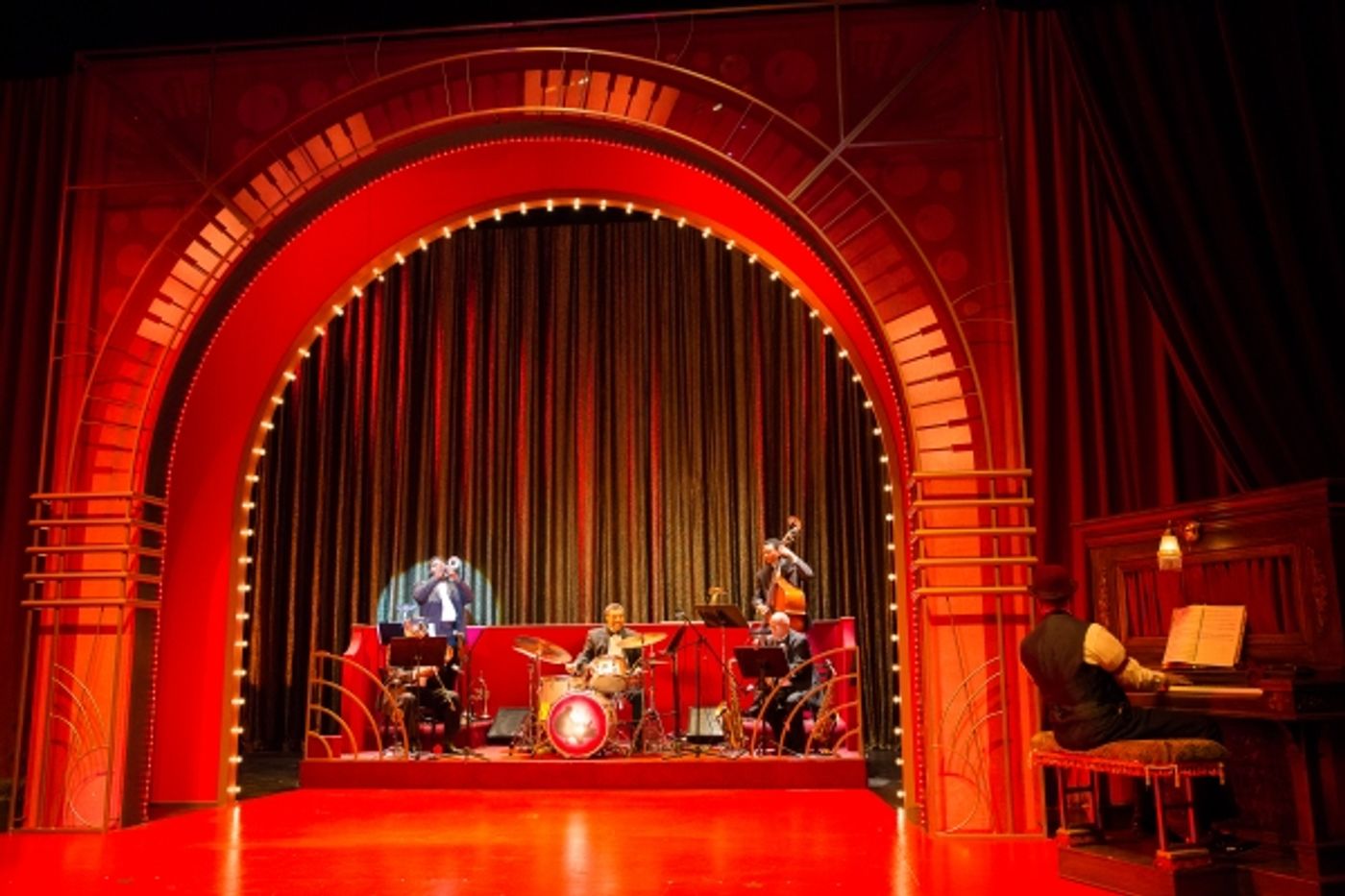 Photo Flash: First Look at Delaware Theatre Company's AIN'T MISBEHAVIN', Directed By Richard Maltby, Jr.  Image