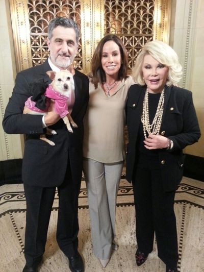 Bill Berloni and canine star Roxie the Chihuahua with Joan and Melissa Photo