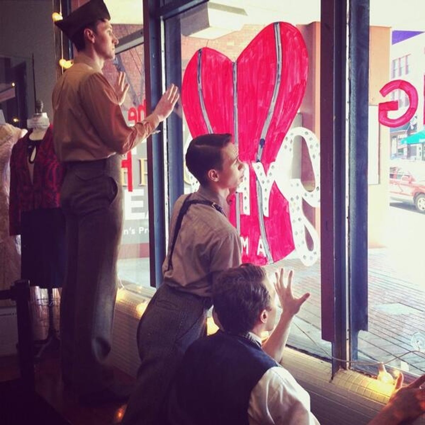 Photo Flash: Saturday Intermission Pics, 4/12- Story Time With ROCKY, Face Time With NEWSIES, and More! Photo Flash: Saturday Intermission Pics, 4/12- Story Time With ROCKY, Face Time With NEWSIES, and More! Image