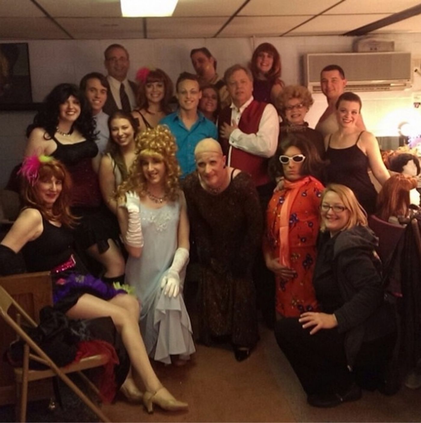 Photo Flash: Saturday Intermission Pics, 4/12, Part 2- BULLETS OVER BROADWAY Takes Prom Pic, IF/THEN Loves SOUTH PARK, & More!  Image