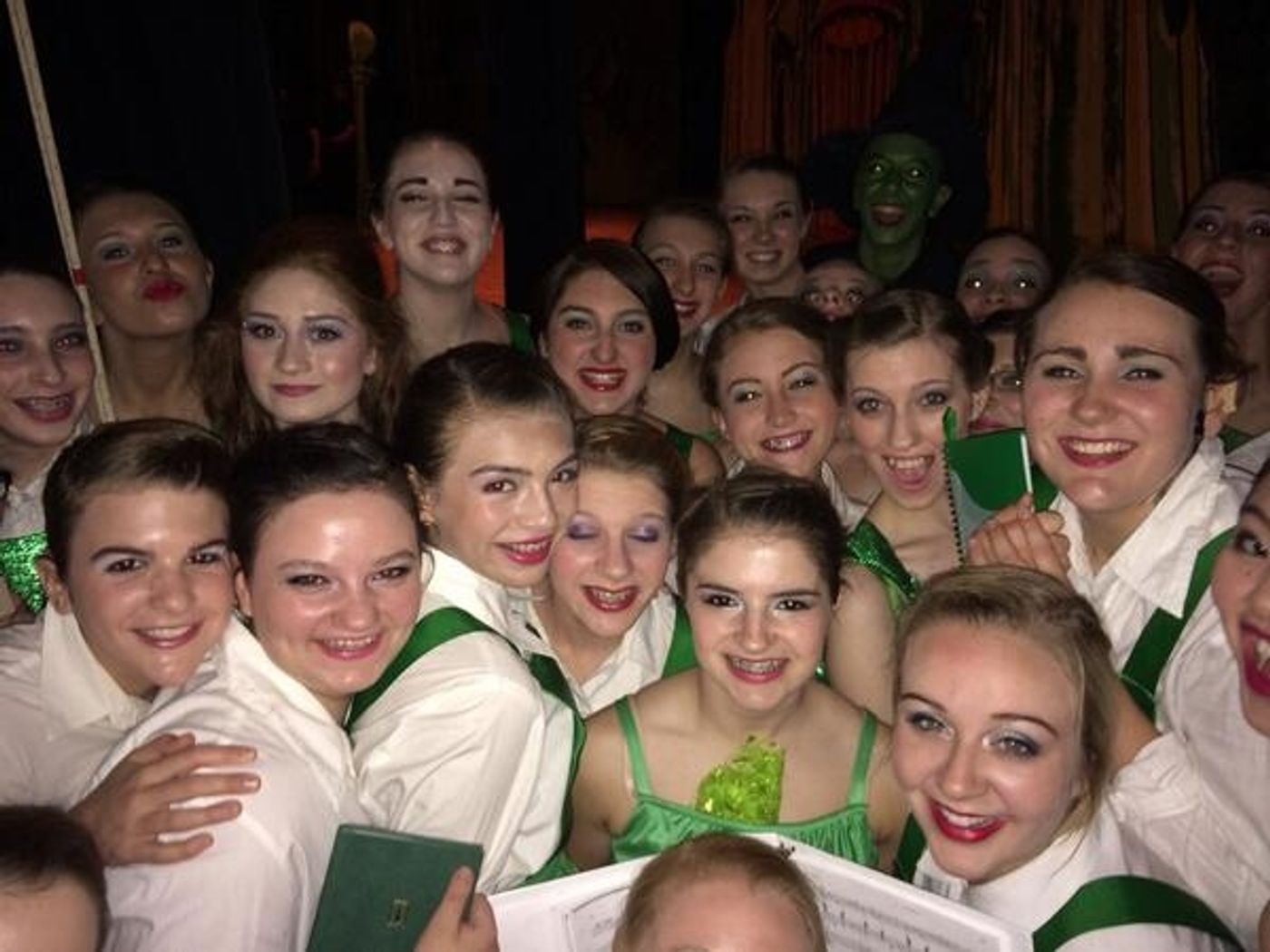 Photo Flash: Saturday Intermission Pics, 4/12, Part 2- BULLETS OVER BROADWAY Takes Prom Pic, IF/THEN Loves SOUTH PARK, & More!  Image