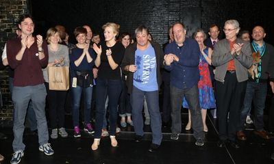 Zach Braff, Betsy Wolfe, Jim Borstelmann and Kevin Ligon with company Photo