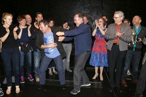 Zach Braff, Betsy Wolfe, Jim Borstelmann and Kevin Ligon with company @ BroadwayWorld Zach Braff, Betsy Wolfe, Jim Borstelmann and Kevin Ligon with company Photo