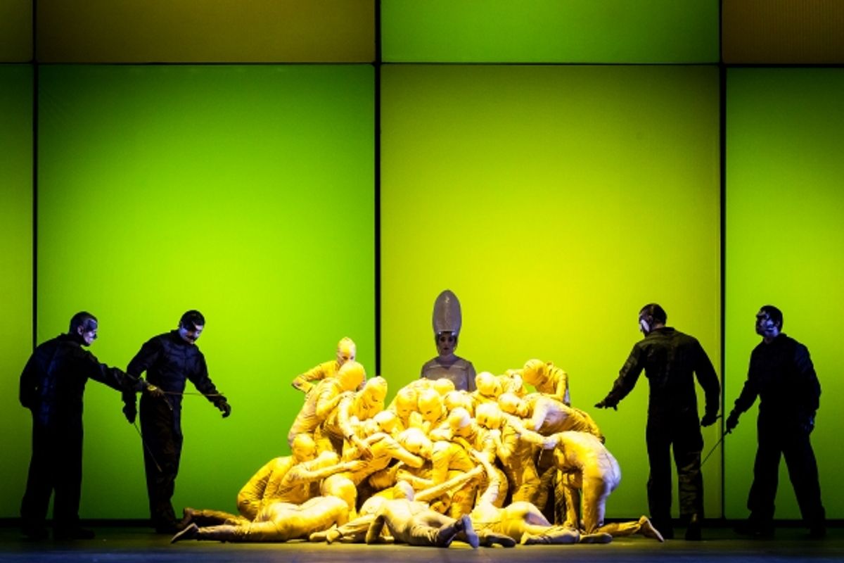 Crane operators, Melody Moore as Freia & HGO supernumeraries as Gold. at 