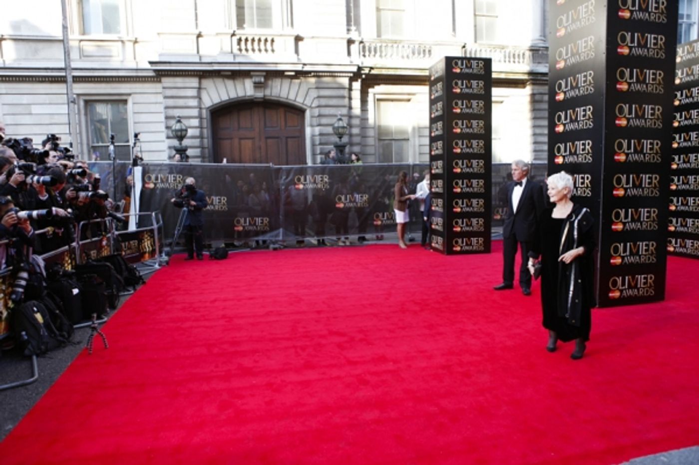 Photo Coverage: OLIVIERS 2014 - Red Carpet Part 2, Davis, Dench, Freeman, Hiddlestone and More!  Image